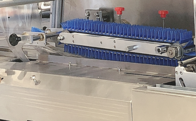 YC600W sealing and cutting mechanism detail
